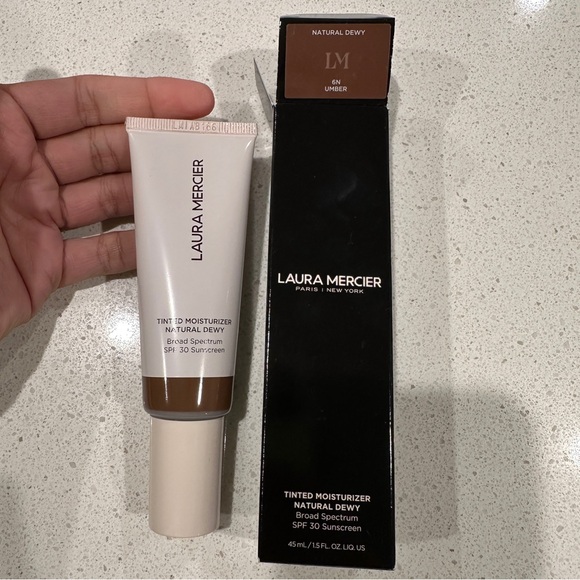 NEW 6N Umber Laura Mercier Tinted Moisturizer Natural Dewy SPF 30 45mL/1.5fl oz - Picture 2 of 8